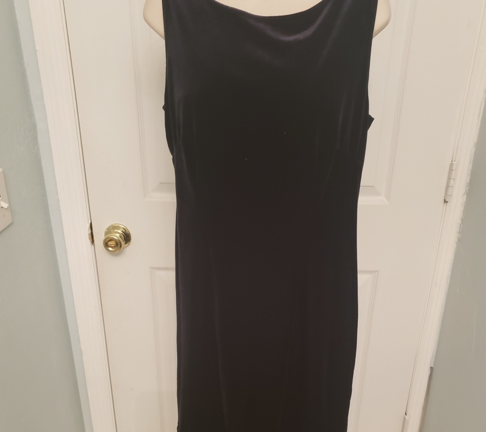 Sleeveless Aligned Velvet Dress